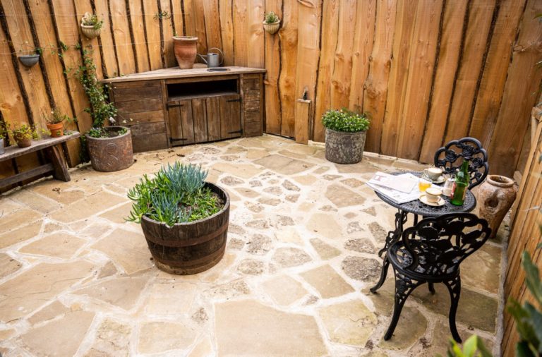 Fox Hix Courtyard 1 768x506