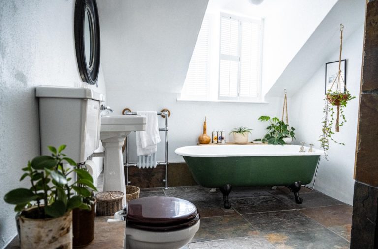 Fox Hix bathroom 1 768x506