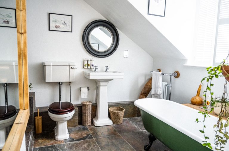 Fox Hix bathroom 2 1 768x509