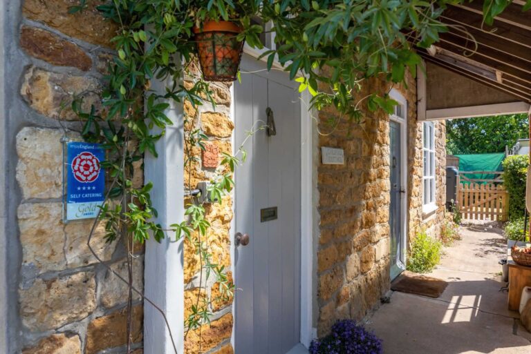 chideock cottage 1 768x513